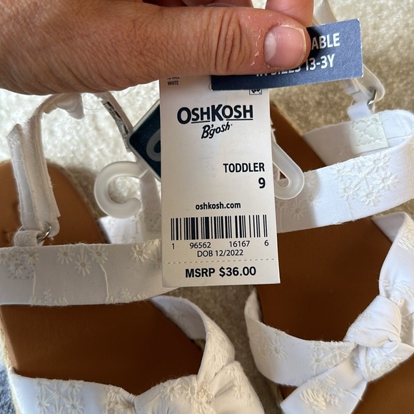 OshKosh linen floral sandals - Picture 4 of 4